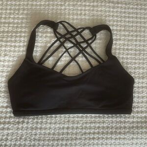 Lululemon free to be wild bra size 6